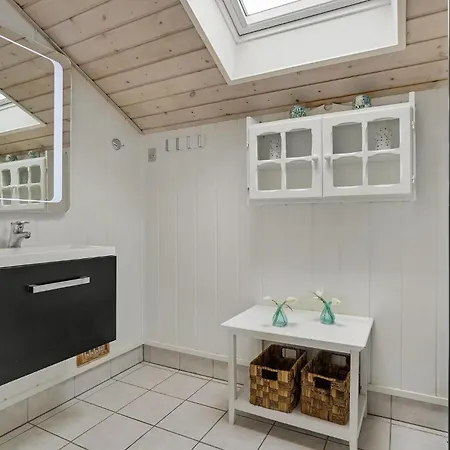 Gorgeous In Romo With Kitchen Holiday home Lakolk